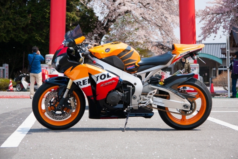 やっぱりCBR1000RRにはTSRのシングルシートが似合う · www.michinoeki ...